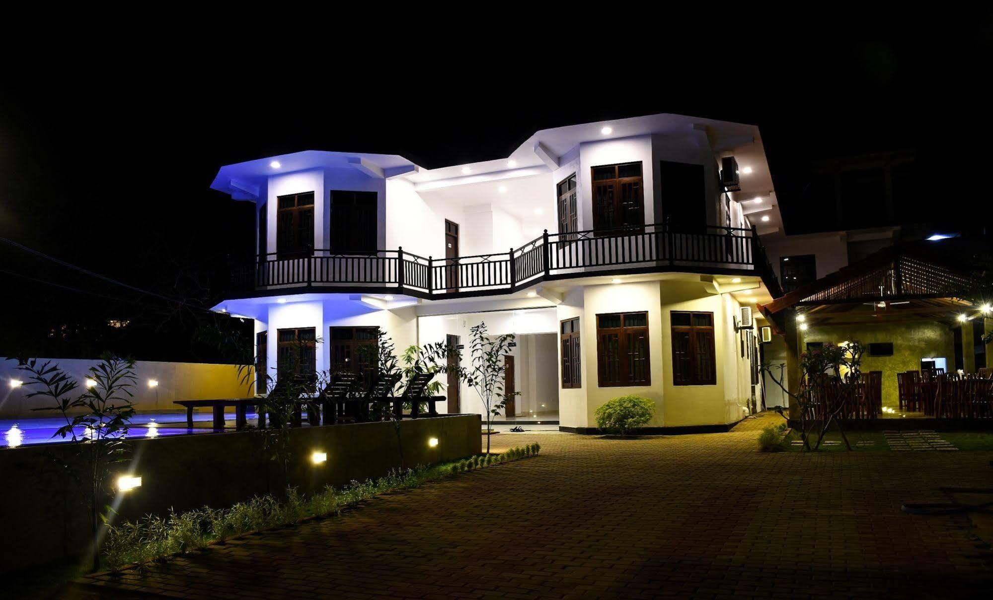 Ocean Glory Hotel Ettukala Zewnętrze zdjęcie