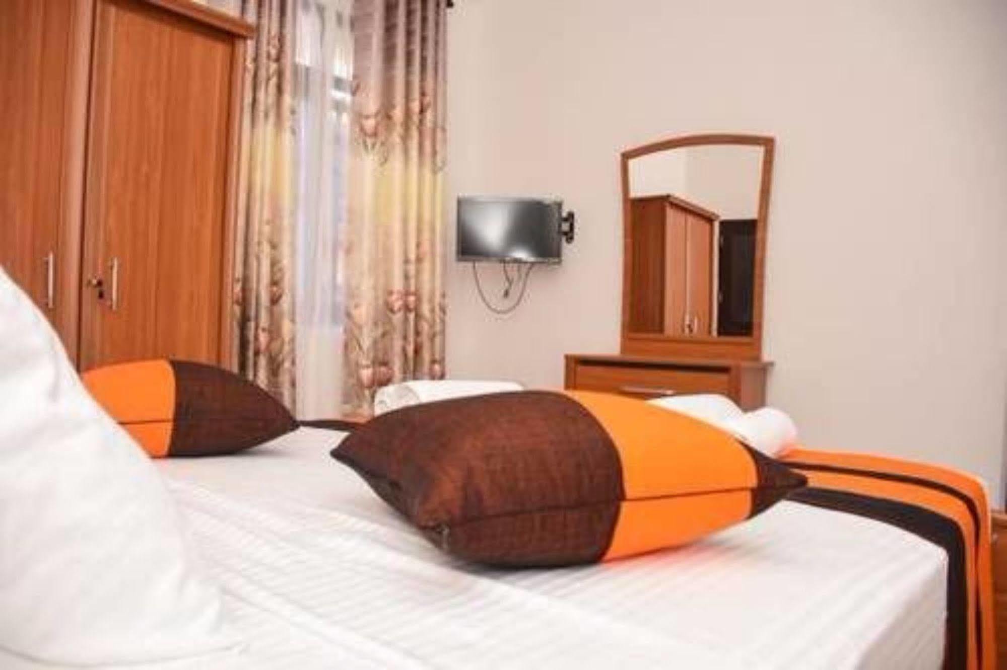 Ocean Glory Hotel Ettukala Zewnętrze zdjęcie
